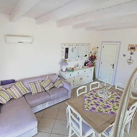 Prázdninový dům Sleeps 6 Pool Air Con Wifi Badesi