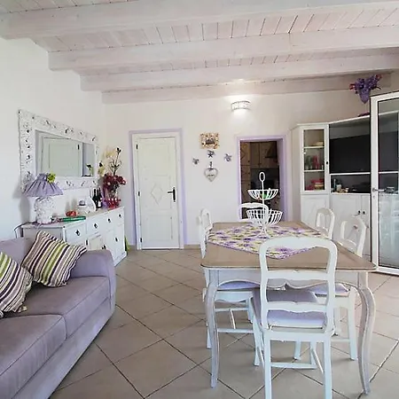 Sleeps 6 Pool Air Con Wifi Badesi