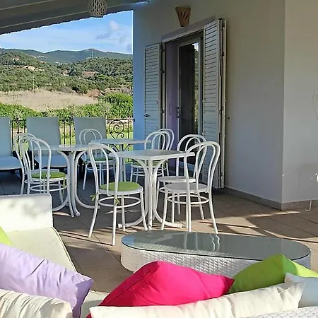 Sleeps 6 Pool Air Con Wifi
