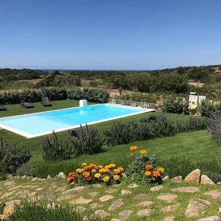 Sleeps 6 Pool Air Con Wifi