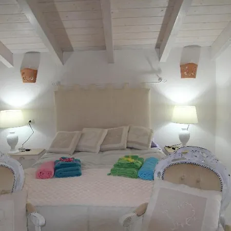 Sleeps 6 Pool Air Con Wifi