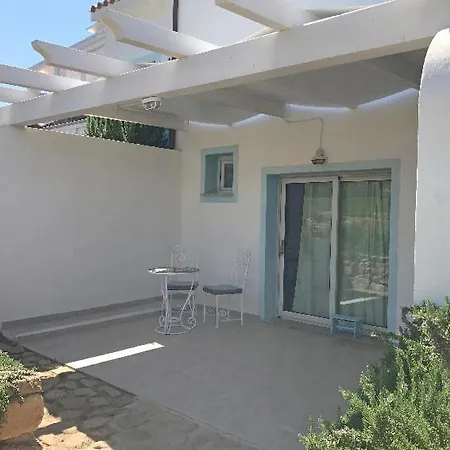 Sleeps 6 Pool Air Con Wifi *