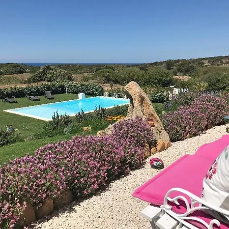 Sleeps 6 Pool Air Con Wifi