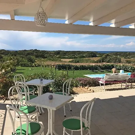 Sleeps 6 Pool Air Con Wifi * Badesi