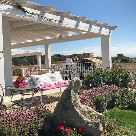Sleeps 6 Pool Air Con Wifi Badesi